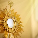 Solenidade de Corpus Christi celebra a Sagrada Eucaristia e arrecada alimentos e agasalhos na Diocese de Osório